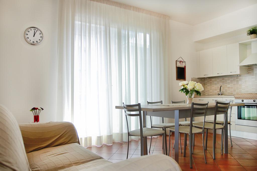 B&B A Casa Di Amici Giardini Naxos Bagian luar foto