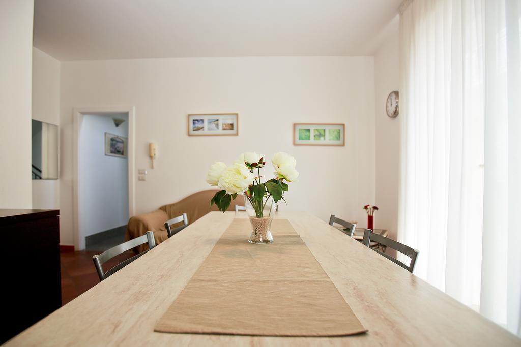 B&B A Casa Di Amici Giardini Naxos Bagian luar foto