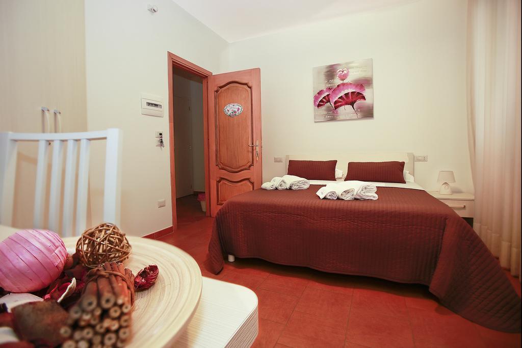 B&B A Casa Di Amici Giardini Naxos Bagian luar foto