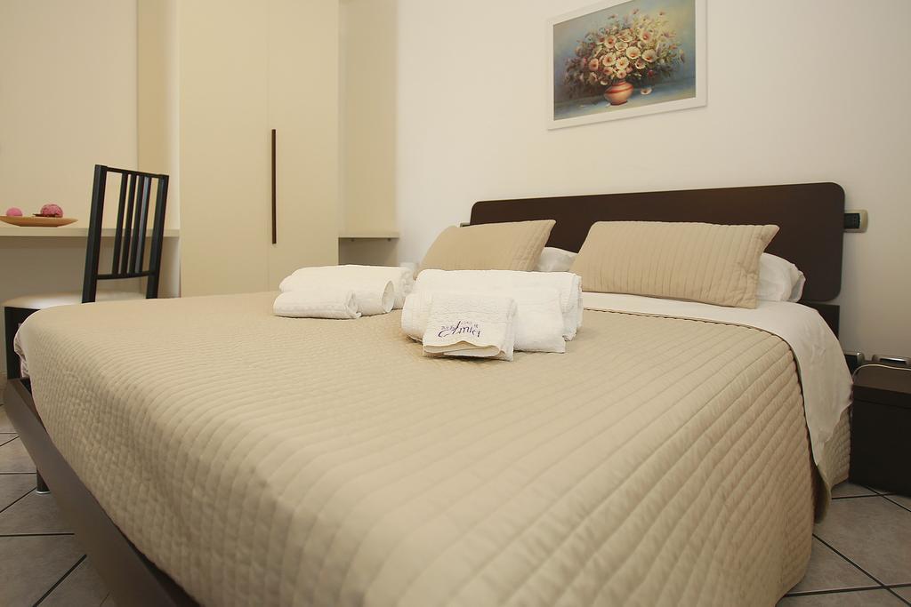 B&B A Casa Di Amici Giardini Naxos Bagian luar foto