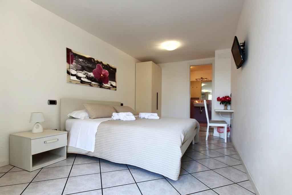 B&B A Casa Di Amici Giardini Naxos Bagian luar foto