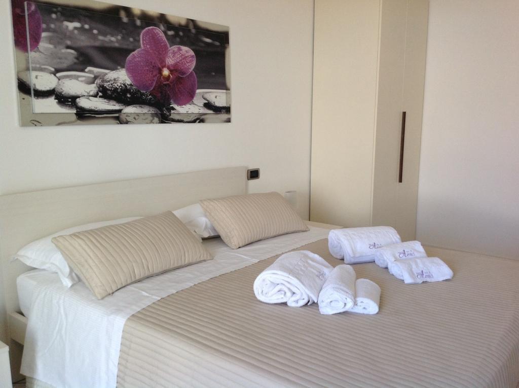 B&B A Casa Di Amici Giardini Naxos Bagian luar foto